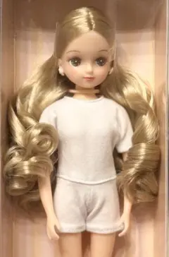 【新品】復刻版 初代 リカちゃん リカちゃんキャッスル 25周年記念 ドール リカちゃんキャッスル 復刻版初代リカちゃん 25周年記念モデル - メルカリ