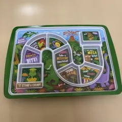 恐竜デザインの食事プレート