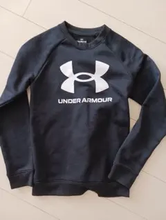 UNDER ARMOUR 　　　速乾性スウェット・トレーナー　　140～150