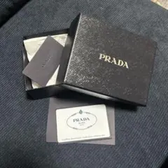 PRADA ギフトボックス カード付き