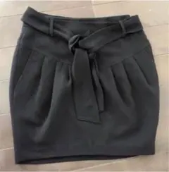 未使用　ZARA BASIC ブラックタイトスカート　S