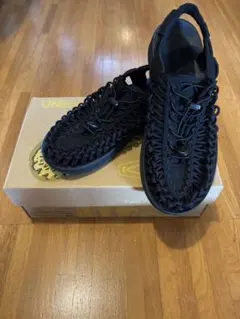 KEEN UNEEK サンダル ブラック27.0