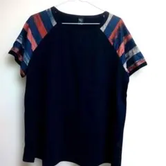EMERY ROSE (L) ネイビー 半袖Tシャツ ストライプ柄の袖のサムネイル