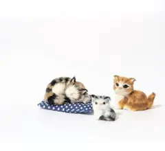 眠り猫　リアル猫置物　リアルファー　３体セット