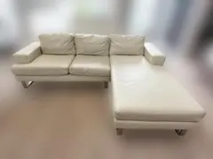 お値下げしました✨【直接引き渡し限定】カウチソファ アイボリー レザー調 モダンのサムネイル