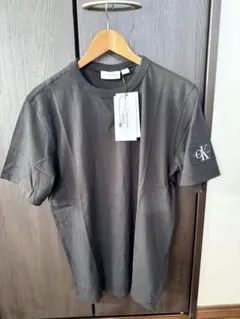 【新品タグ付】カルバンクラインジーンズ Tシャツ Mサイズ ブラック CKロゴ