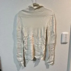 UNIQLO アイボリー タートルネックニット M