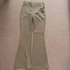 新品　未使用　H&M レディース フレアパンツ ベージュ