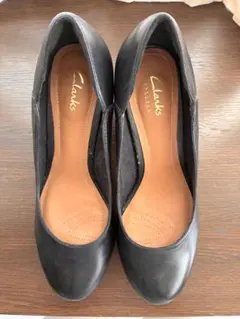 Clarks クラークス パンプス 黒 24cmのサムネイル
