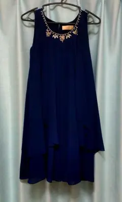 パーティードレス　ネイビー フレアドレス 装飾付き9号ノースリーブワンピース