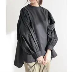週末セール‼️美品　ボリュームスリーブ ブラック シャツ　M〜Lサイズ