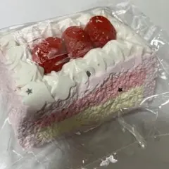 kikisquishy ベリーケーキ ロゴケーキ スクイーズ いちごケーキ - メルカリ