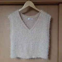 ベージュ Vネック ニットベスト