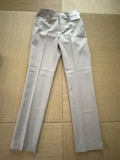 UNIQLO ベージュ スラックス 感動パンツ　ドライ