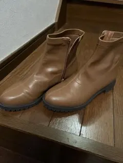 ブラウンレザーショートブーツ