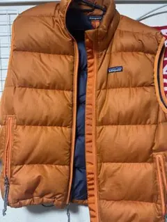 Patagonia オレンジ ダウンベスト