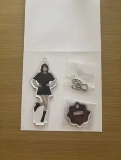 TWICE モモ アクリルチャーム