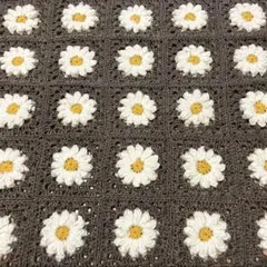 手編み　ぷっくりお花のモチーフ　ブランケットマルチカバー　グラニースクエア