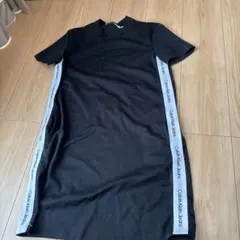 Calvin Klein Jeans 半袖ブラックミニワンピース