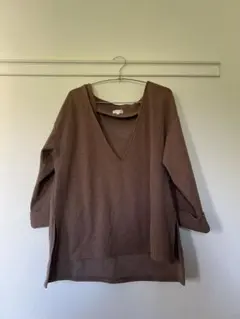 ブラウン Vネック ニット