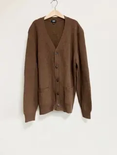 美品　UNIQLOユニクロプレミアムラムVネックカーディガン M ユニクロ