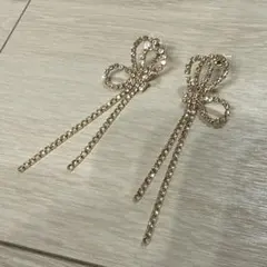 リボンピアス ゴールド