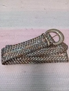 金色と銀色の編み込みベルト（傷あり）