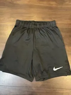 Nike DRI-FIT ブラックハーフパンツ