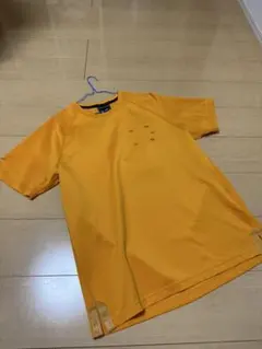Nike オレンジ Tシャツ