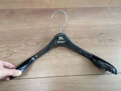 2025年最新】BURBERRY 衣類ハンガーの人気アイテム - メルカリ