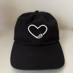 アディダス 黒 キャップ ハート刺繍