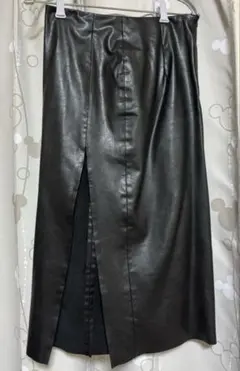 ZARA スリット入りブラックタイトスカート