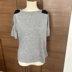 【難あり】Hushush ショルダースリット リボン Tシャツ　グレー　Sのサムネイル
