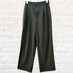 ユニクロ スラックスパンツ ストレートパンツ タック入り カーキ レディース M