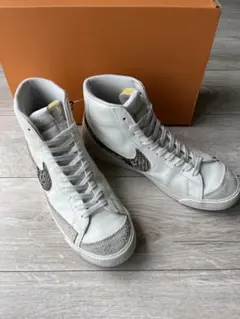 NIKE WMNS BLAZER MID '77 SNAKE メンズ26.5