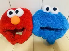 エルモとクッキーモンスターの帽子