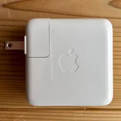 Apple 70W USB-C Power Adapter A2743