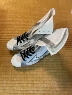 MIZUNO ボクシングシューズ ホワイト シルバーのサムネイル