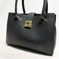 フェラガモ ハンドバッグ レザー ジュリエット ガンチーニ ロゴ 金具 大容量