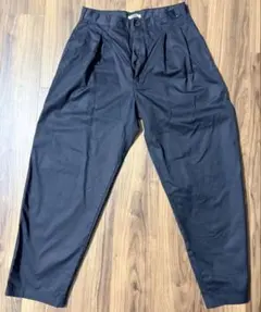 UNIQLOU ブラック タックワイドパンツ 76