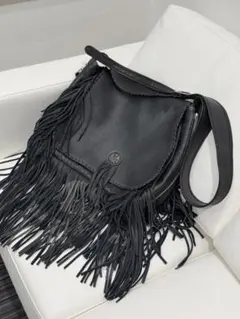 フリンジ付きブラックバッグ