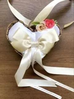 ハート型リングピロー 花飾り付き　リングドッグピロー　リングドッグ　リングピロー