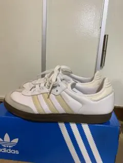 adidas ホワイト/ベージュ スニーカー 23cm