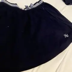 タルティーヌ　ネイビー スカート ファミリアインナーパンツ付き