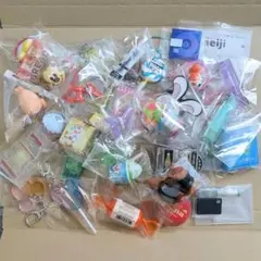 33個 まとめ売りガチャガチャ 市販品 ミニチュア ガチャ詰めポーチなどにも②