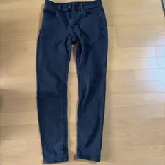 ユニクロ　黒スキニーデニム