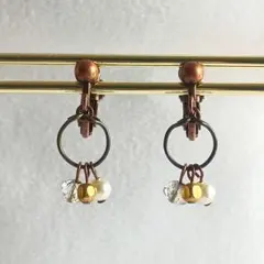 [47]チェコビーズとメタルビーズとパールビーズのイヤリング ブロンズ調 小ぶり