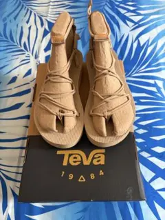 美品⭐︎Teva サンダル ベージュ　size5 (22cm)tevaのサムネイル