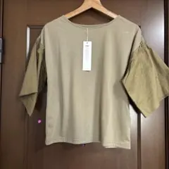 新品タグ付き koe カーキ 半袖カットソーのサムネイル