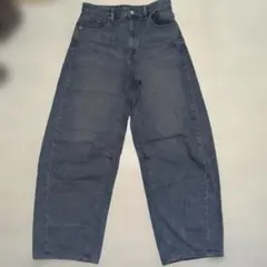 GU ジーユー バレルレッグジーンズ